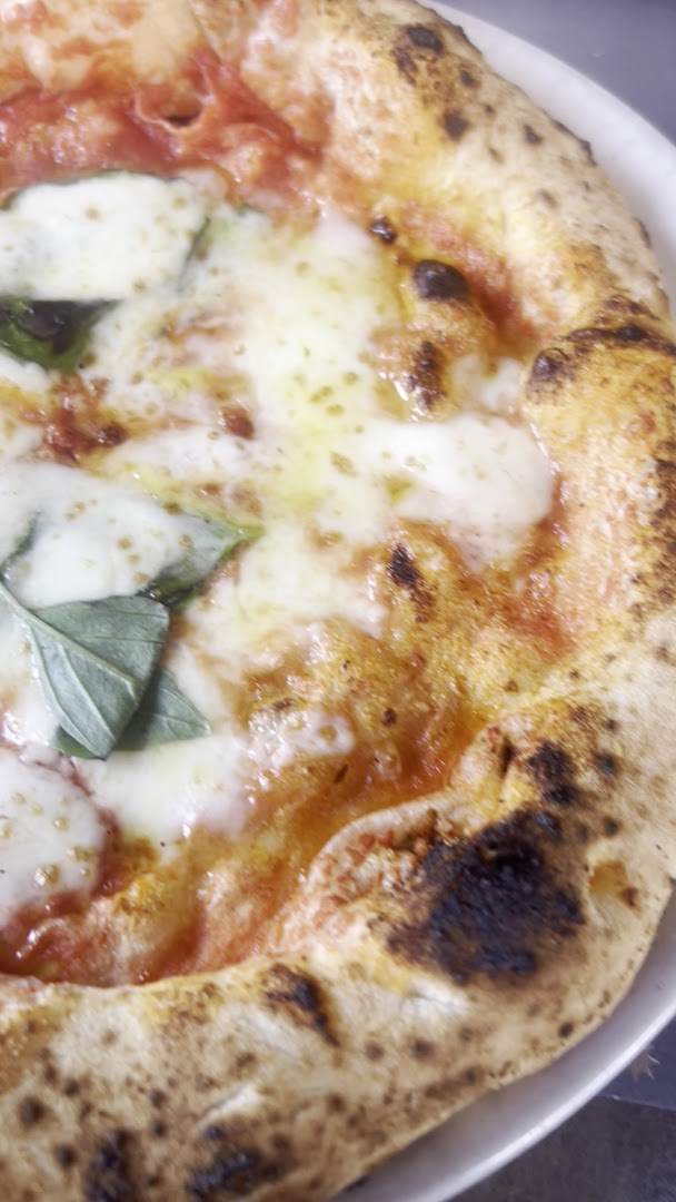10 Diego Vitagliano Pizzeria - Santa Lucia