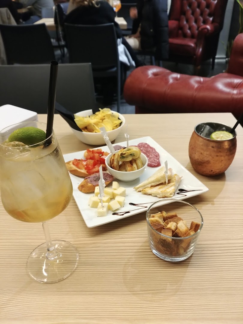 111b Bistro-Cocktail Bar
