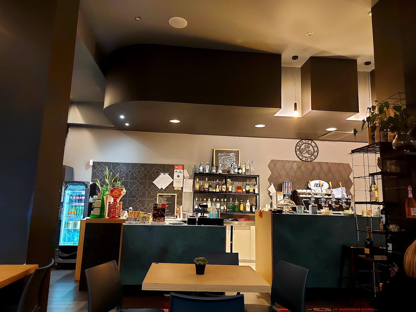 111b Bistro-Cocktail Bar