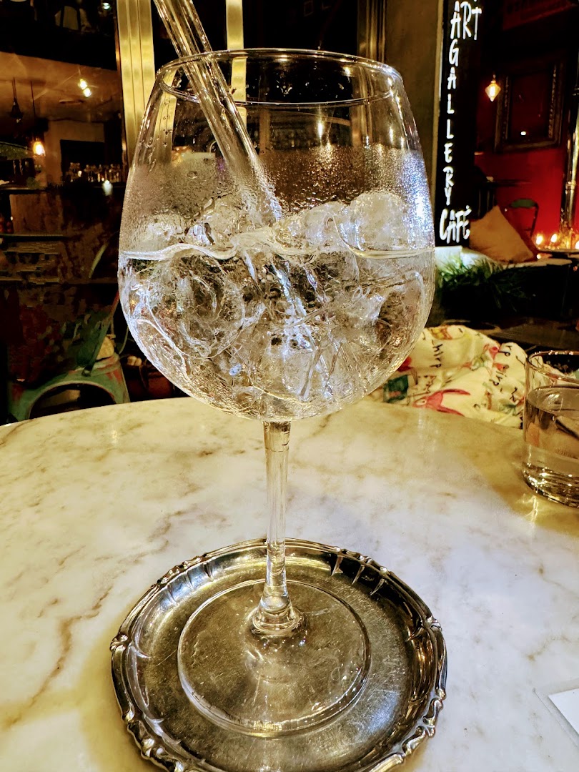 14 Art Gallery Café