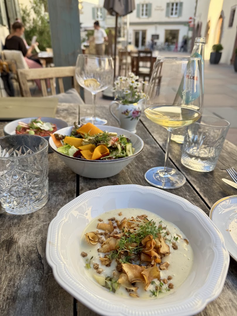 1477 Reichhalter Eat & Sleep