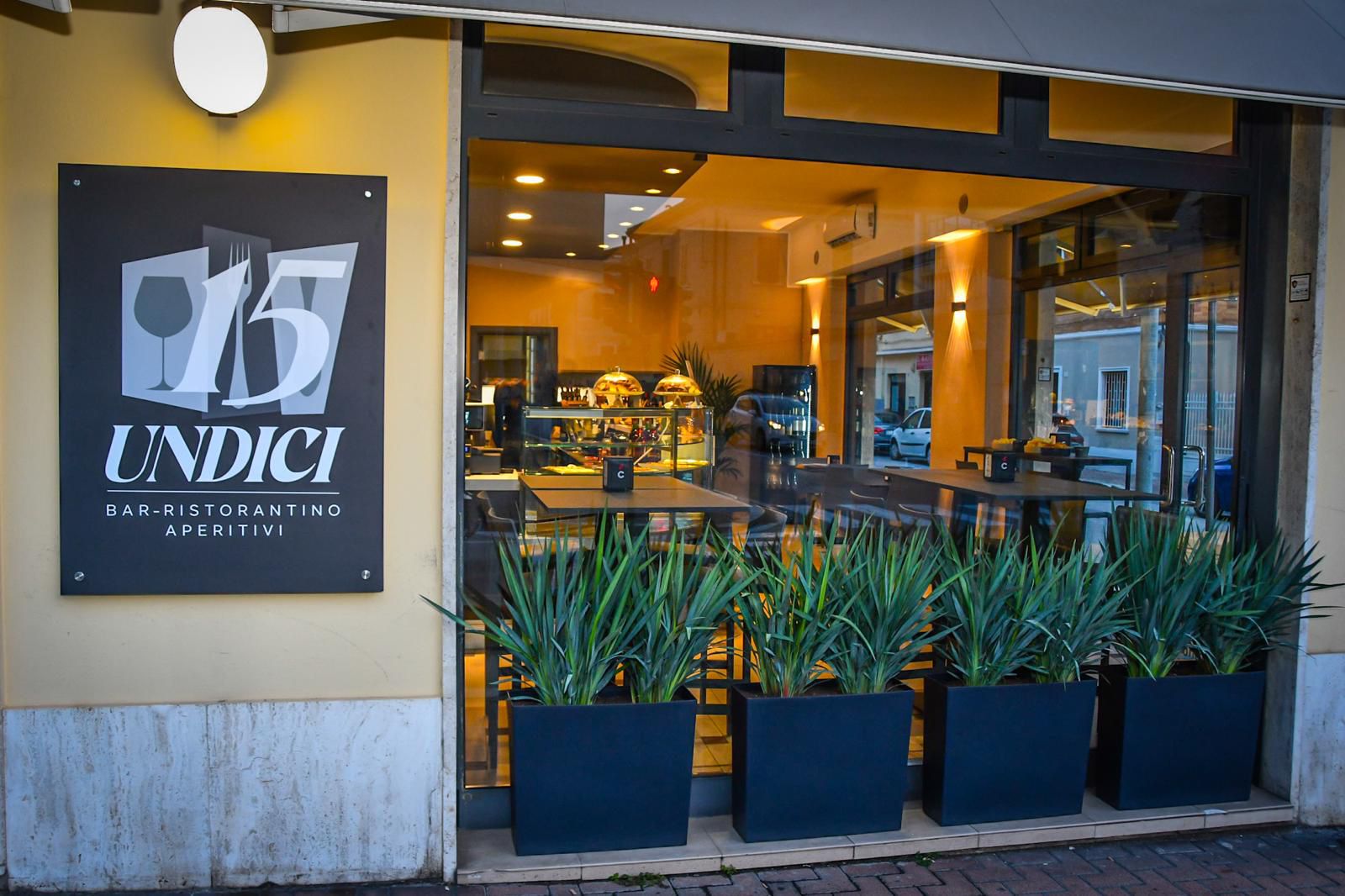 15 UNDICI Bar Ristorantino Aperitivi