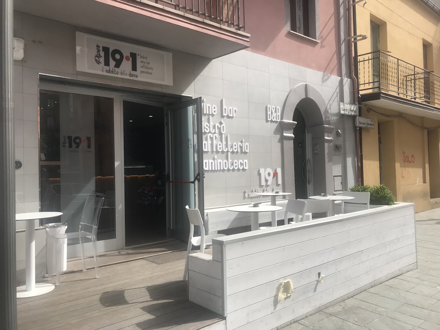19 Bistrò Grill &Bar - Ristorante con B&B