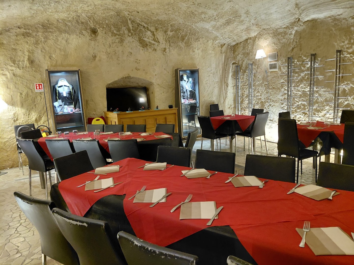 19a Buca Ristorante, Pizzeria, Lounge Bar