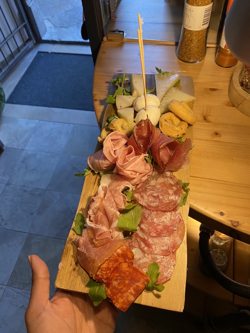 2.3 Wine Bar