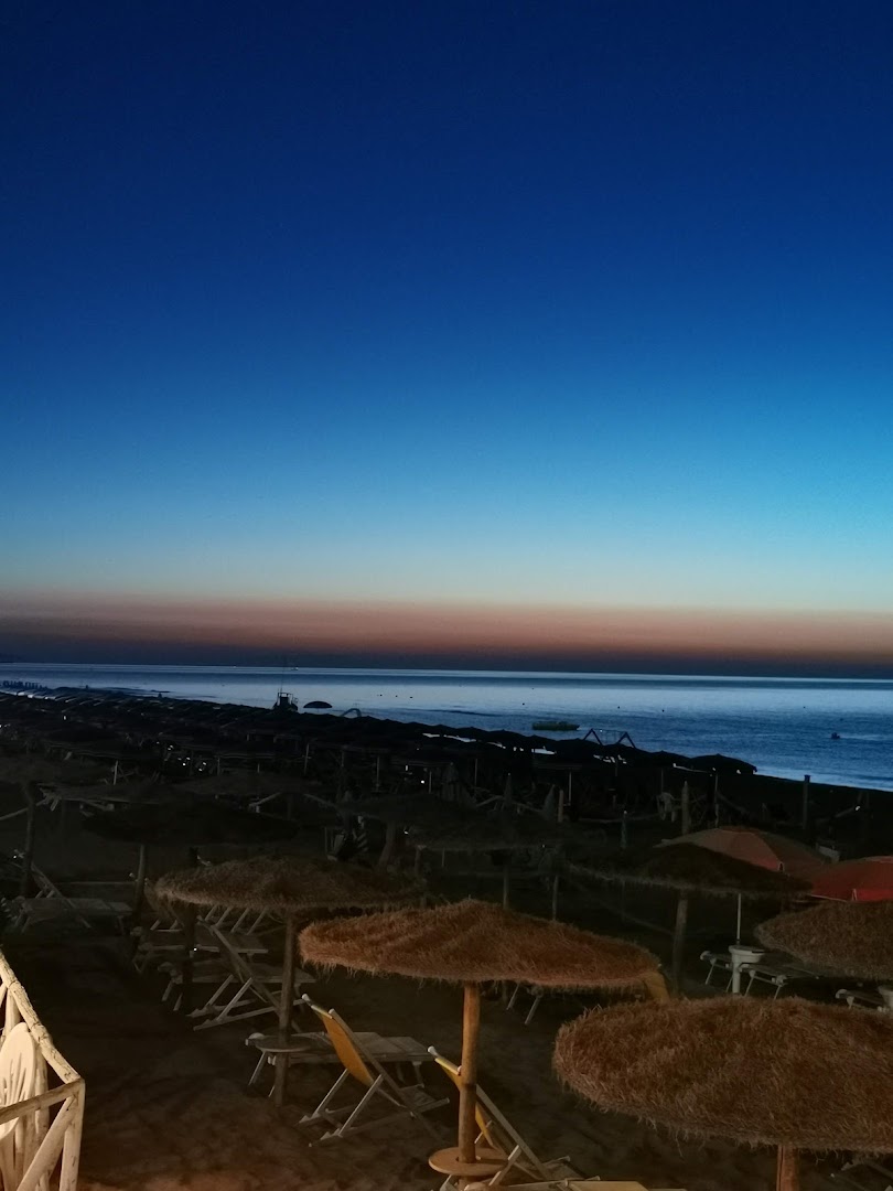 2001 Beach stabilimento balneare