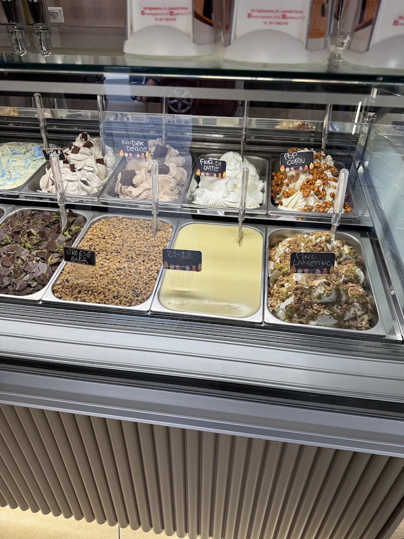 21-12 Gelateria Torteria Caffetteria