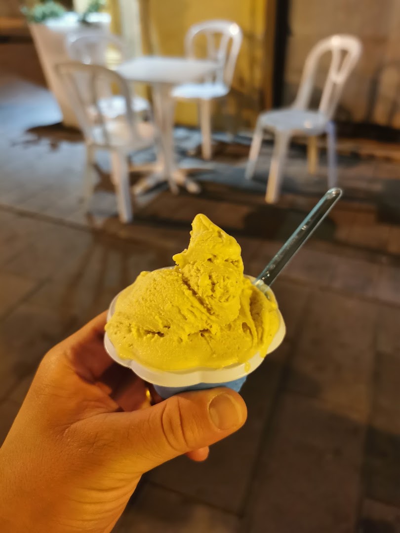 21-12 Gelateria Torteria Caffetteria