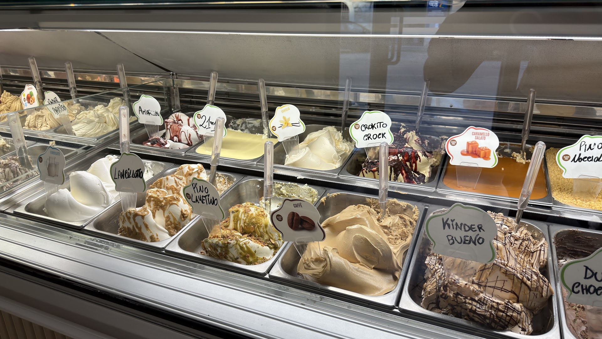 21-12 Gelateria Torteria Caffetteria