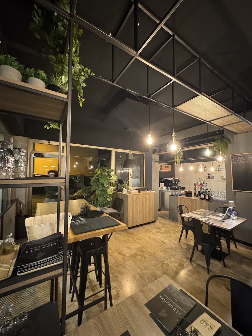 210GR Pizzeria