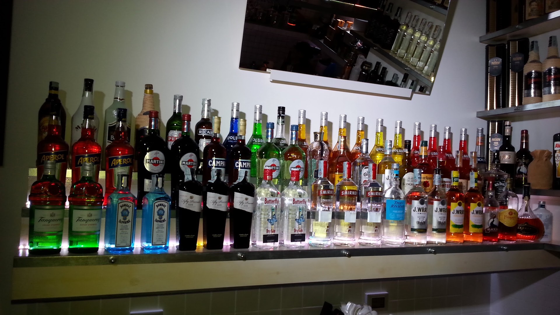 3Divino - Finest Drinks & Lounge Bar