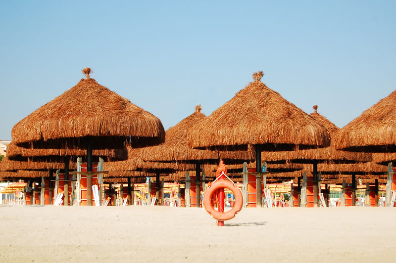 4Vele Beach club Restaurant Bar