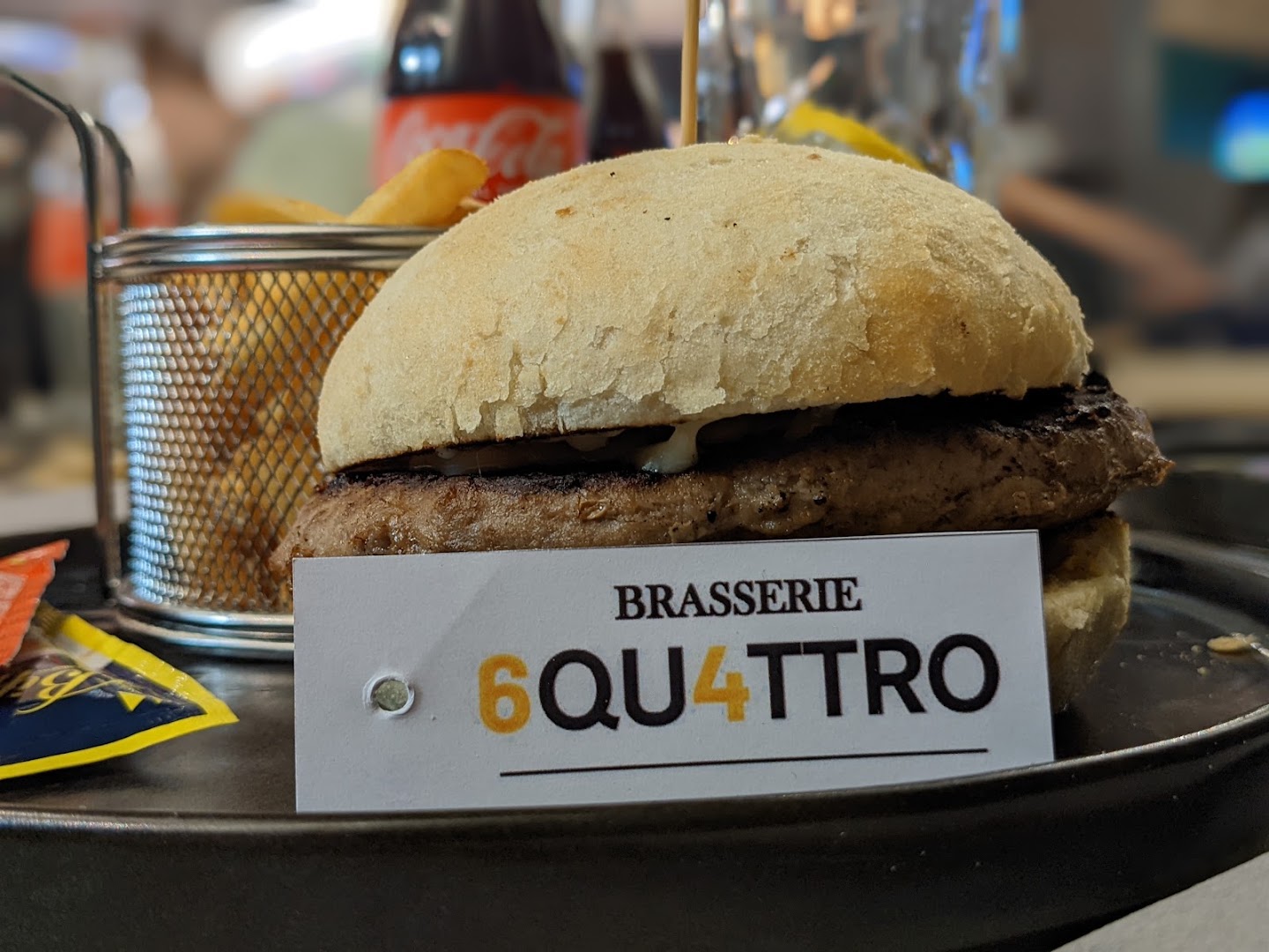 6qu4ttro Brasserie
