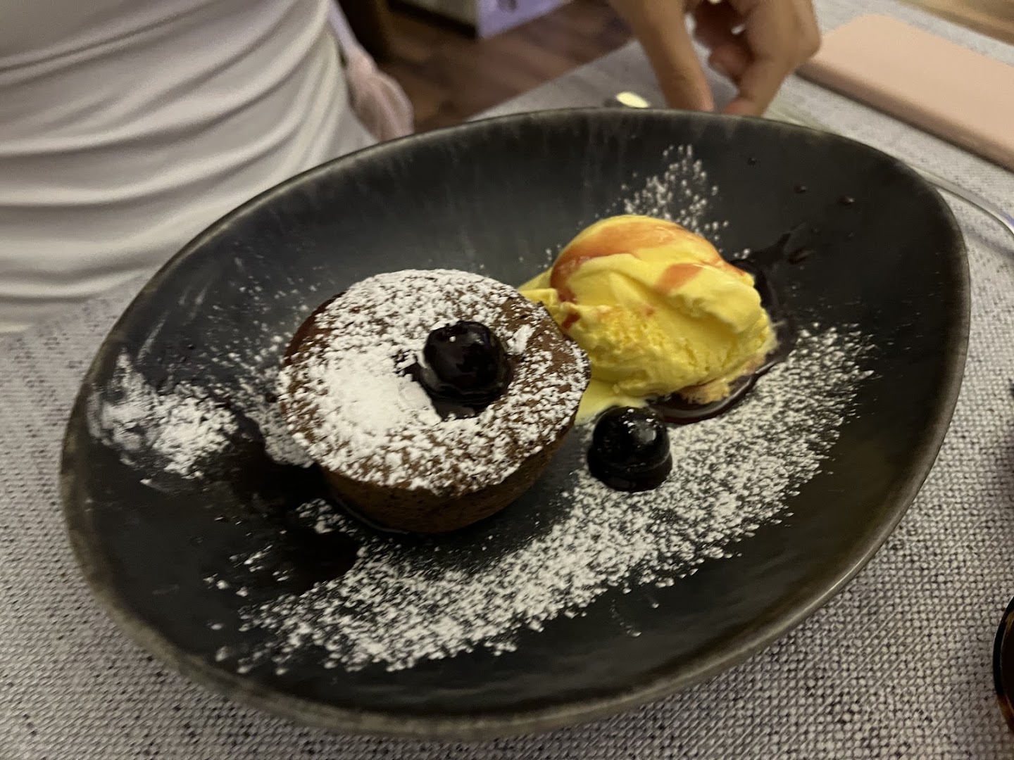 900 Casual restaurant