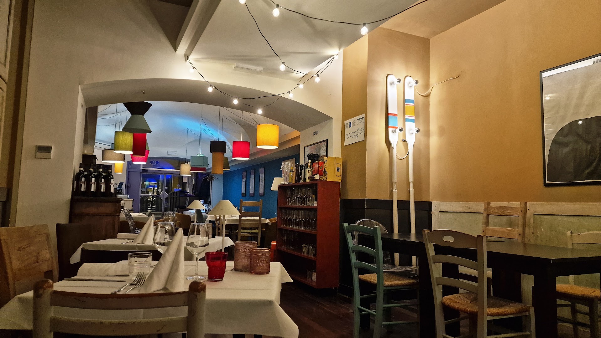 900 Casual restaurant
