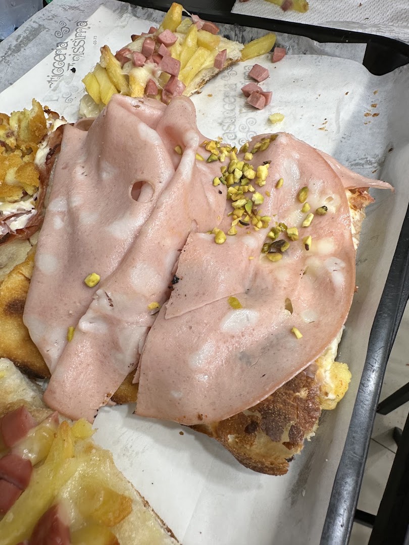 92 grammi Pizza Al Taglio