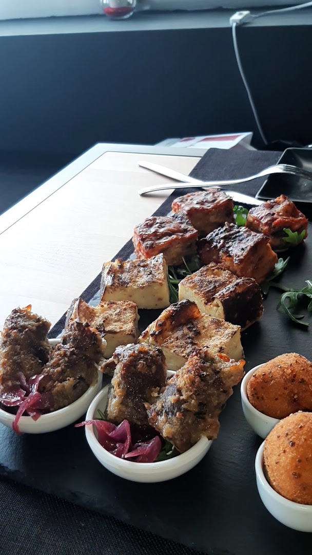 9.5 Industry - Lounge & Restaurant