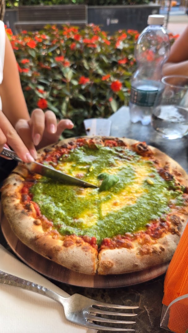 A Ciassa Food and Drink