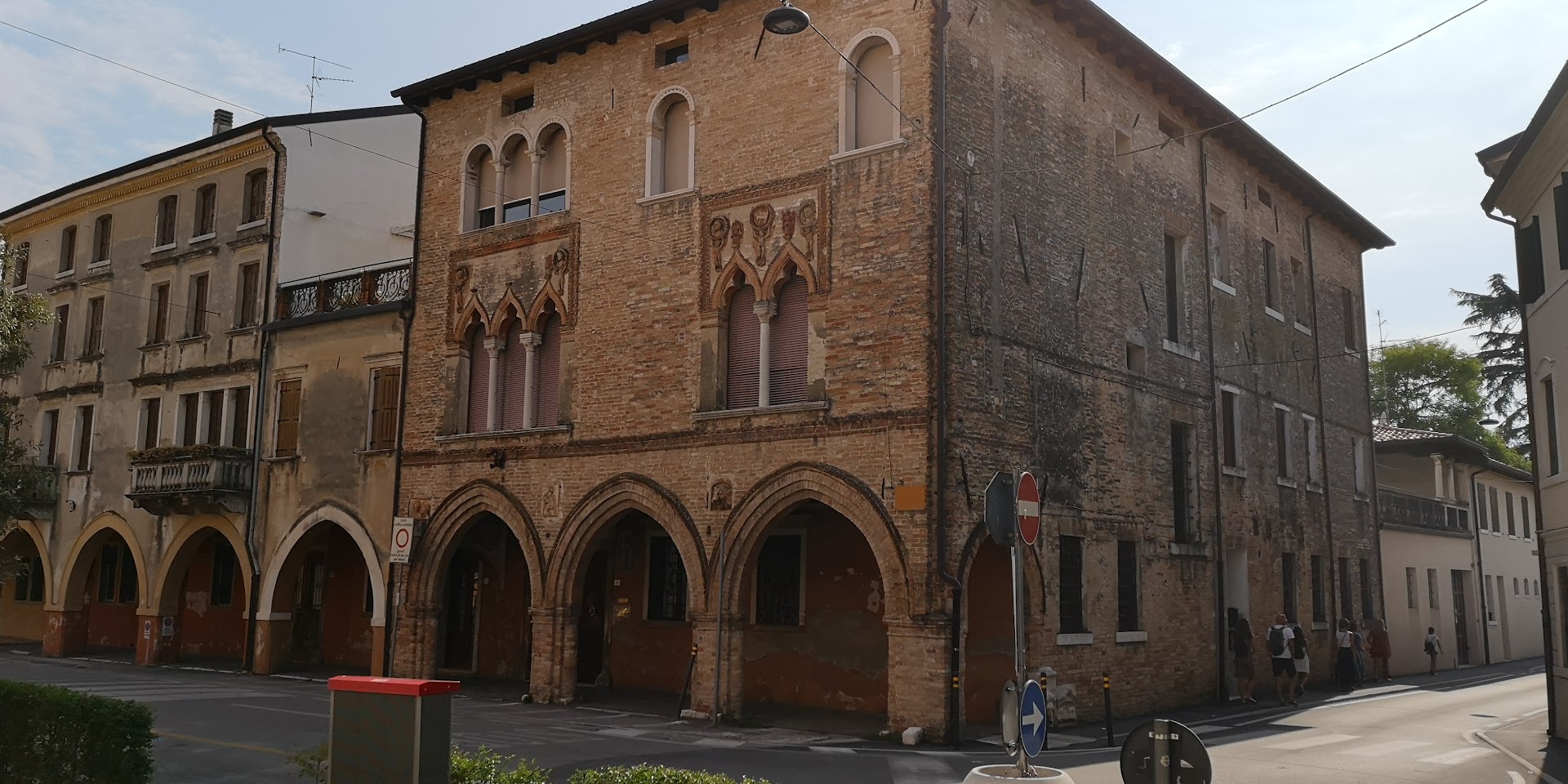 A L'ombra de la Tore
