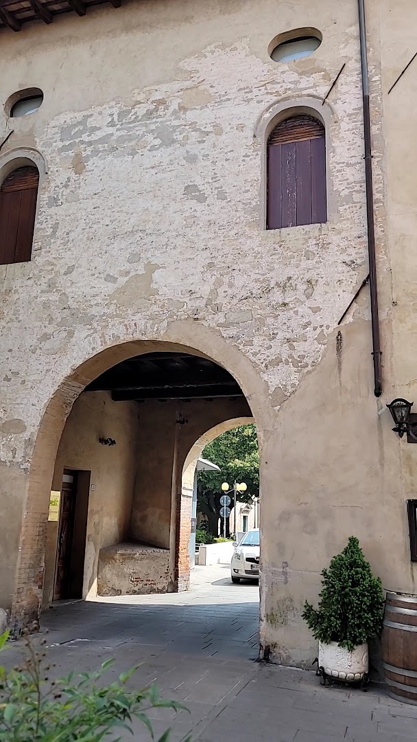 A L'ombra de la Tore