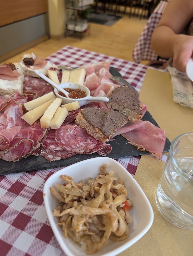 A Table in Tuscany