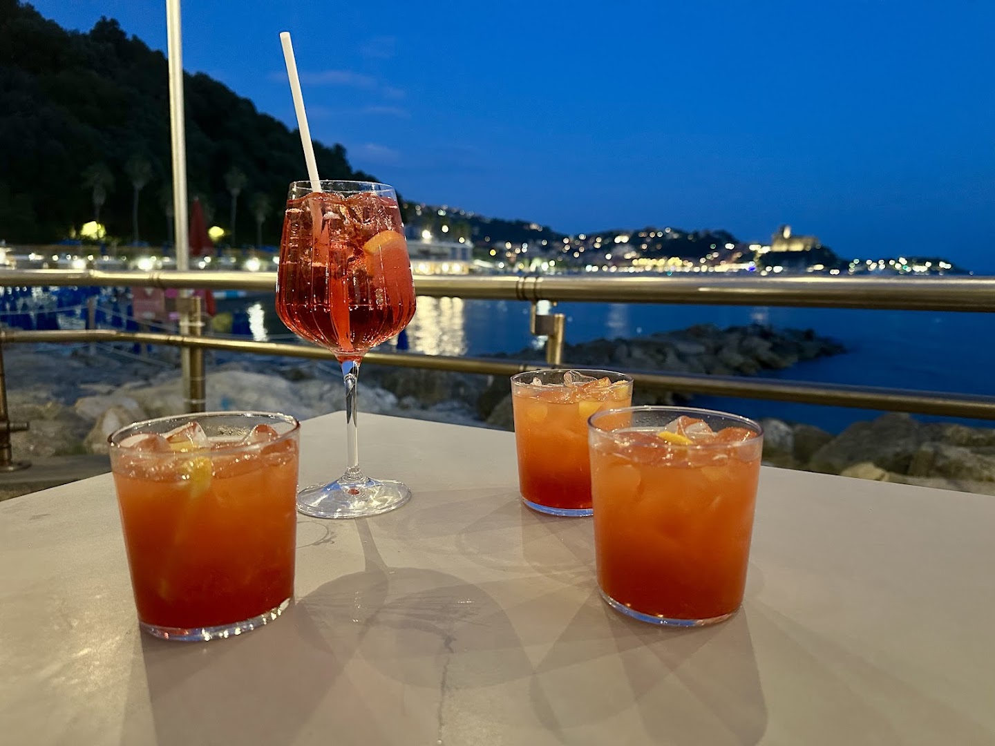 A Tu Bu Bar