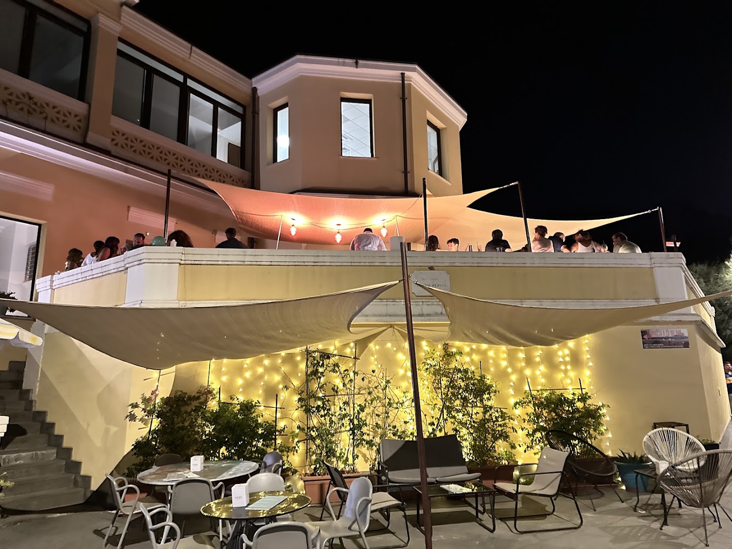 A Tu Bu Bar