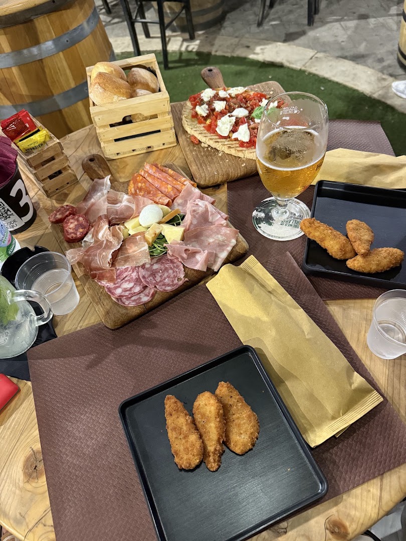 A Utti - Food & Beverage