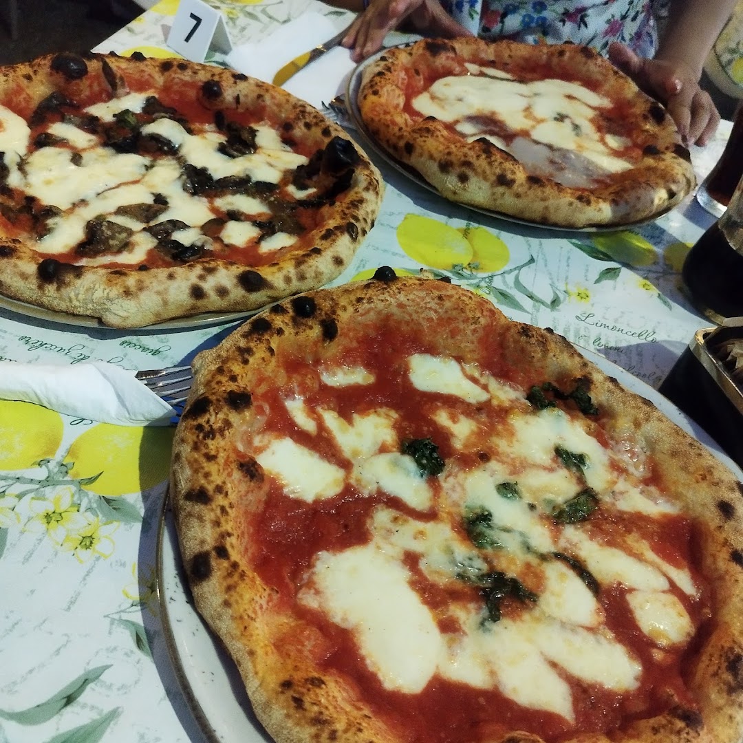 A Vita è Nu Surris, Roma