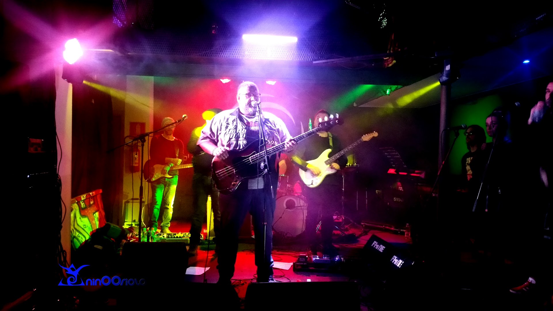 Absolute Cafe' - Live Music Club