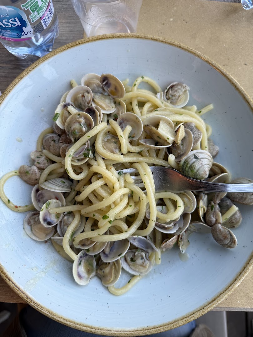 ACQUAPAZZA Ristocceria di Pesce & Panetteria