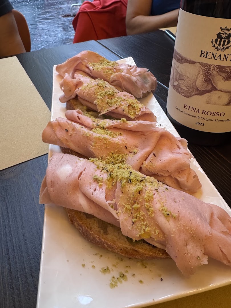 ADRIANO enoteca con cucina Bronte