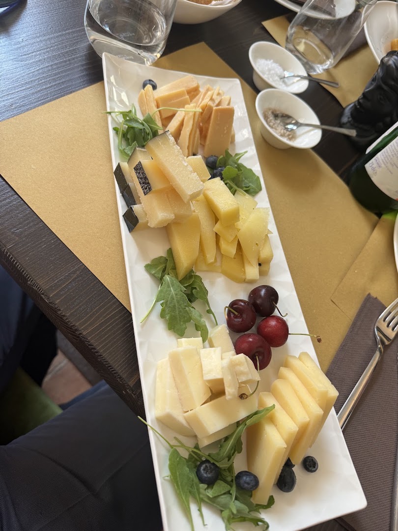 ADRIANO enoteca con cucina Bronte
