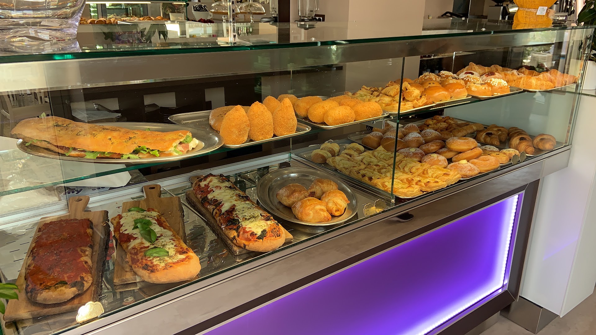 Aetneus Caffe