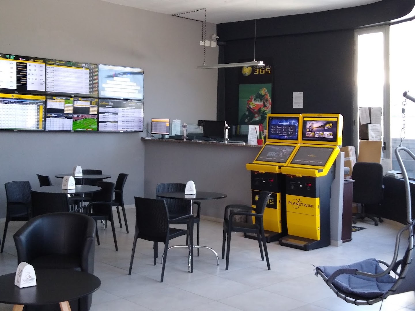 AGENZIA PLANETWIN365, CON BAR365, SCOMMESSE, SLOT, VLT E RISTORAZIONE