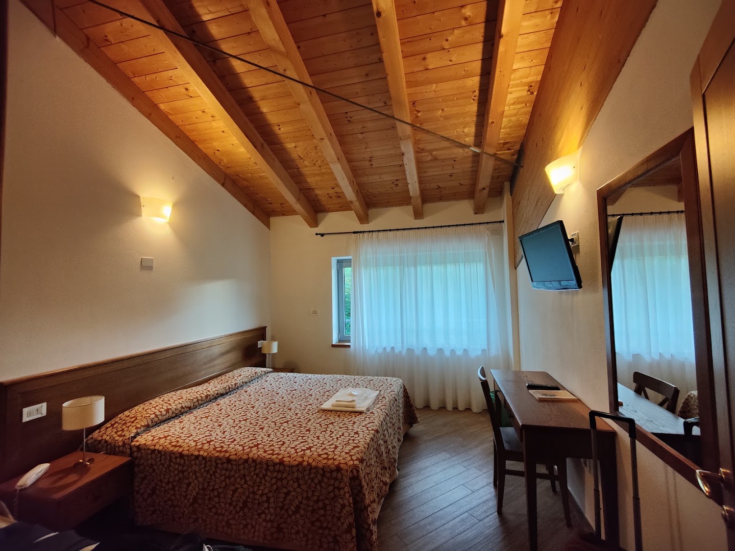 Agriturismo L’Isola del Sasso e Vini e Cantina Cinti