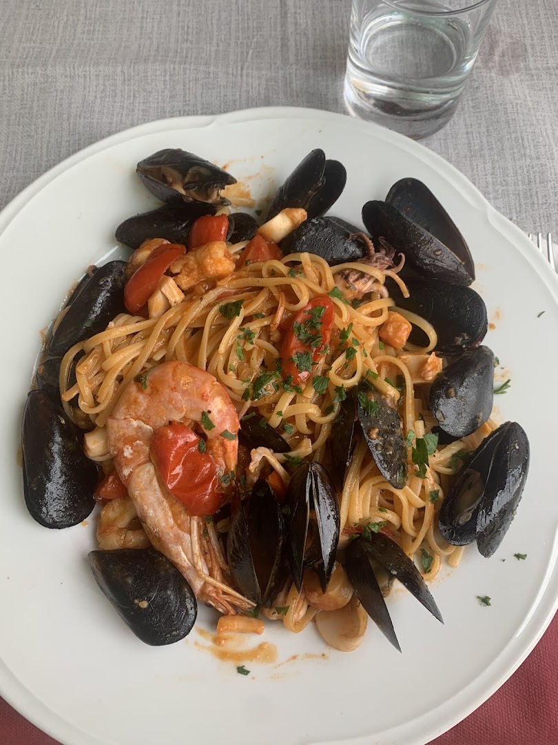 Ai Due Delfini