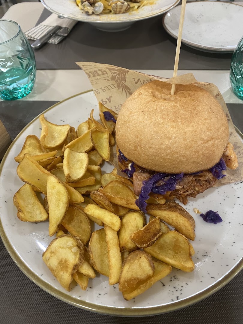 Aicha Bar
