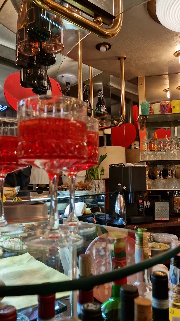 AJ Cafe, Venezia