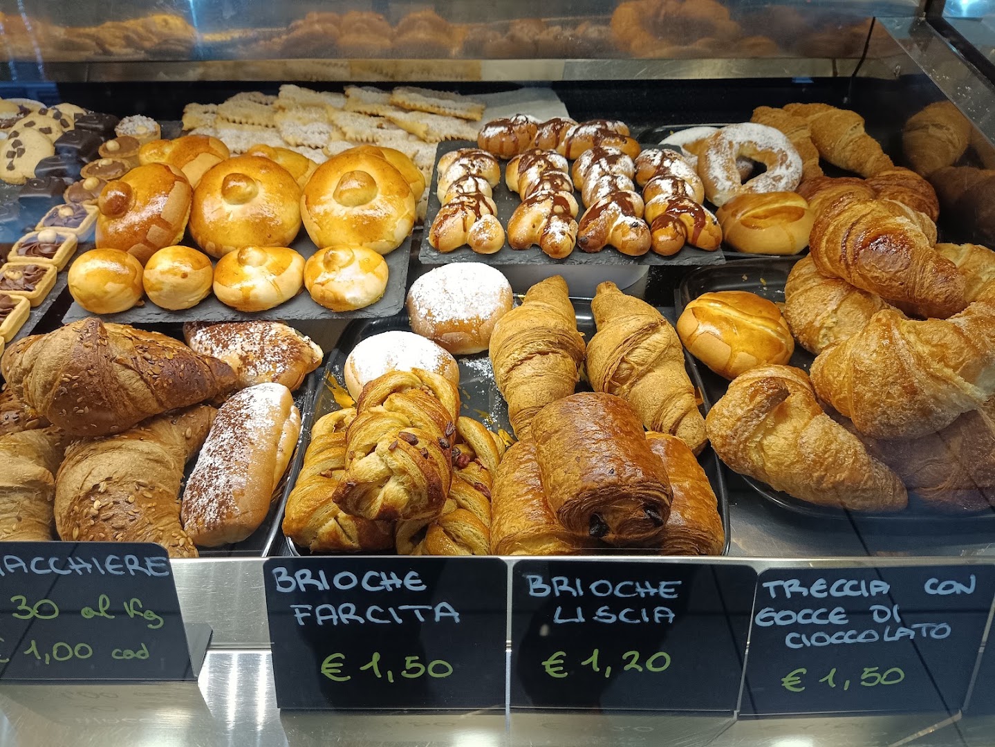 AL 130 Sweets&More, Milano