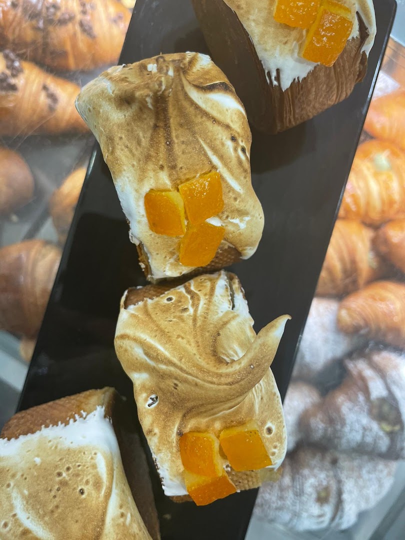 Al Cafè Bar & Bakery