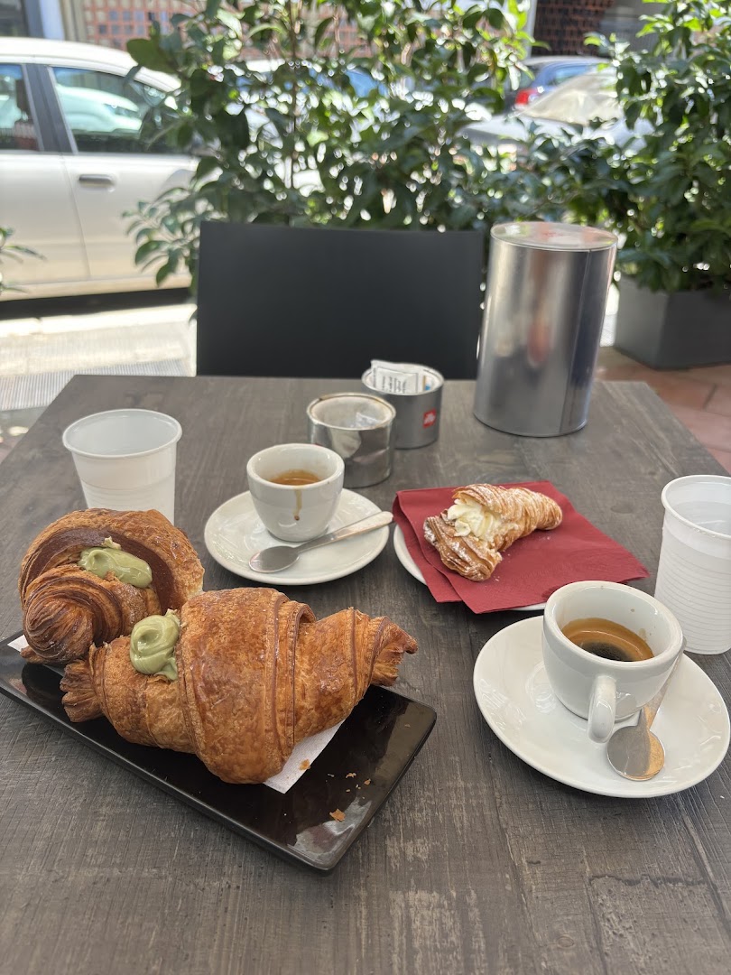 Al Cafè Bar & Bakery