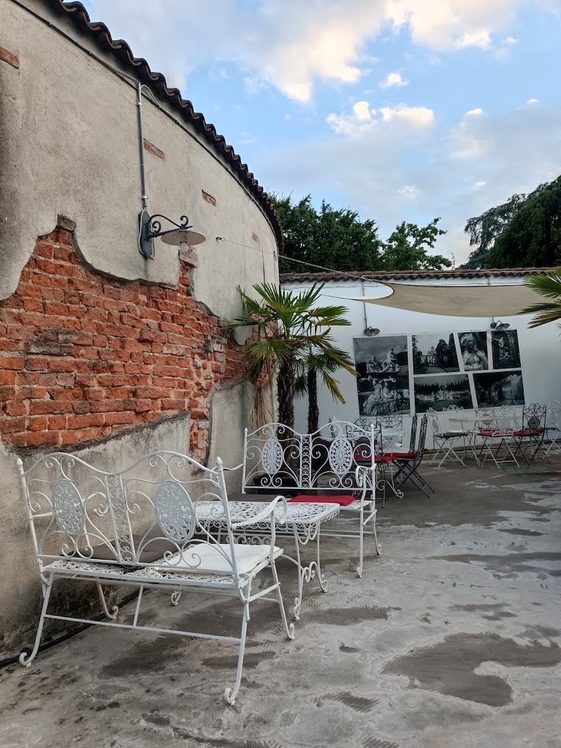 Al Canevone 2.0 • Wine & Lounge Bar