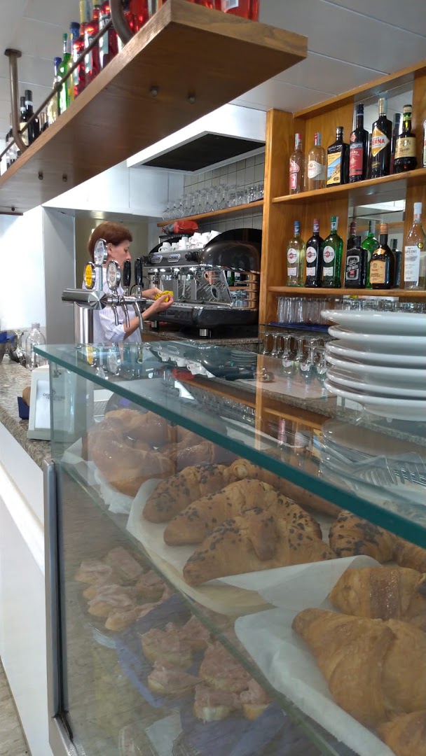 Al Corso food & drink