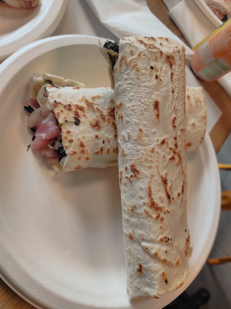 Al Km 0 Piadina e Pasta Fresca e cucina