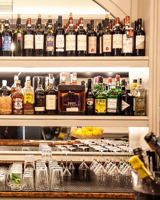 AL NOVE WINE BAR