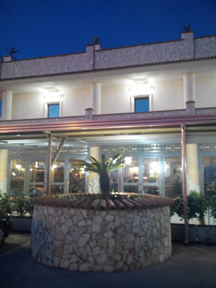 Al Vecchio Casello B&B - Trattoria Pizzeria - Prodotti Tipici Pugliesi