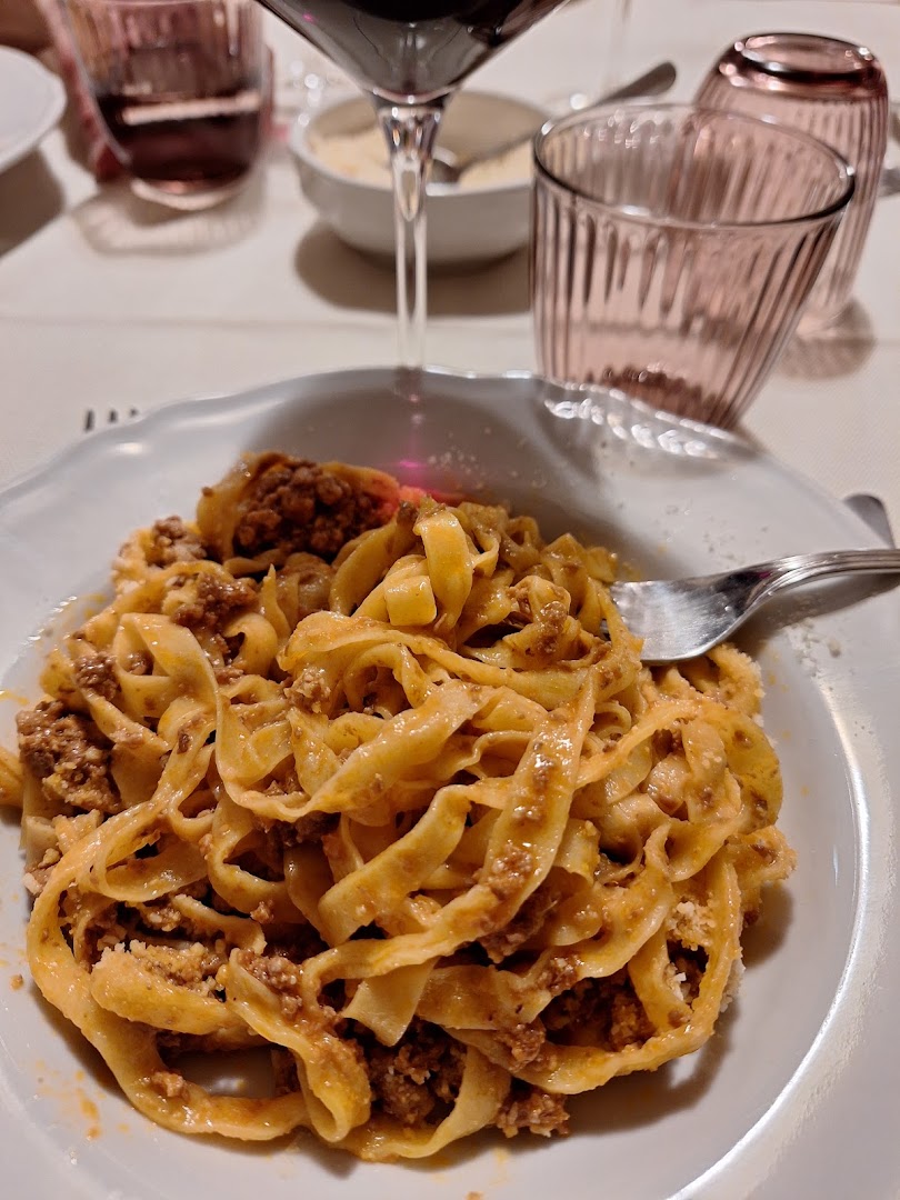 ALBERGO RISTORANTE STELLA, Tole'
