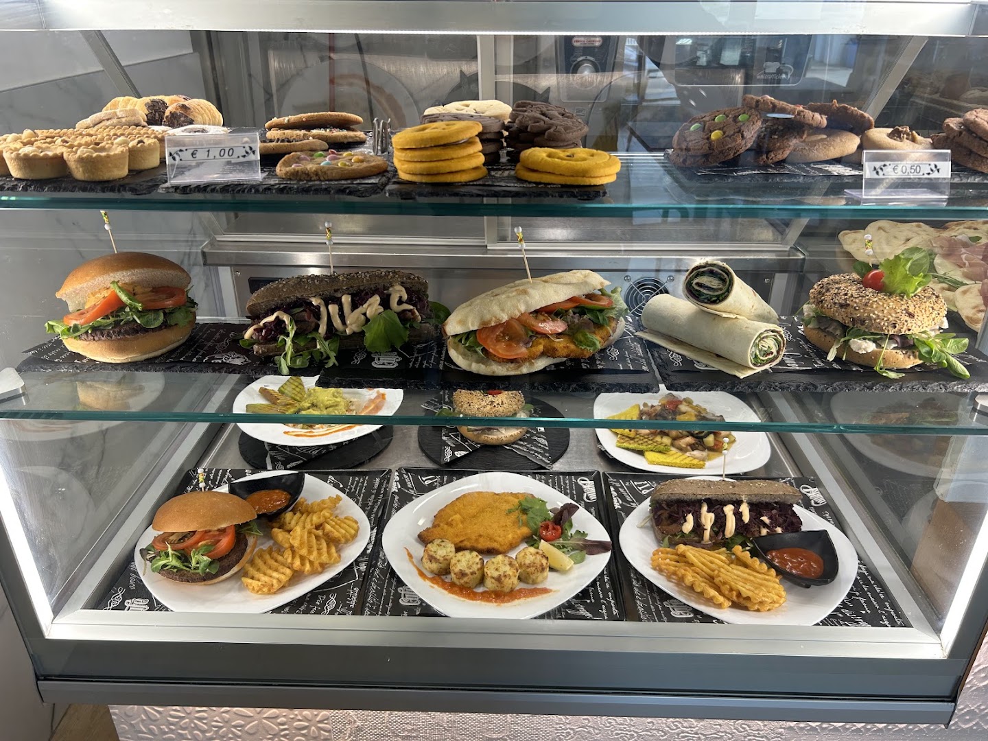 Ale's Coffee - Lounge Bar