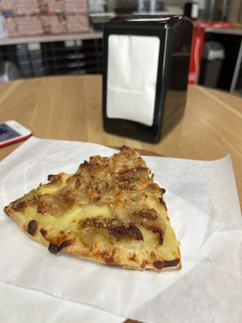Alif Mediterraneo Pizza Kebab